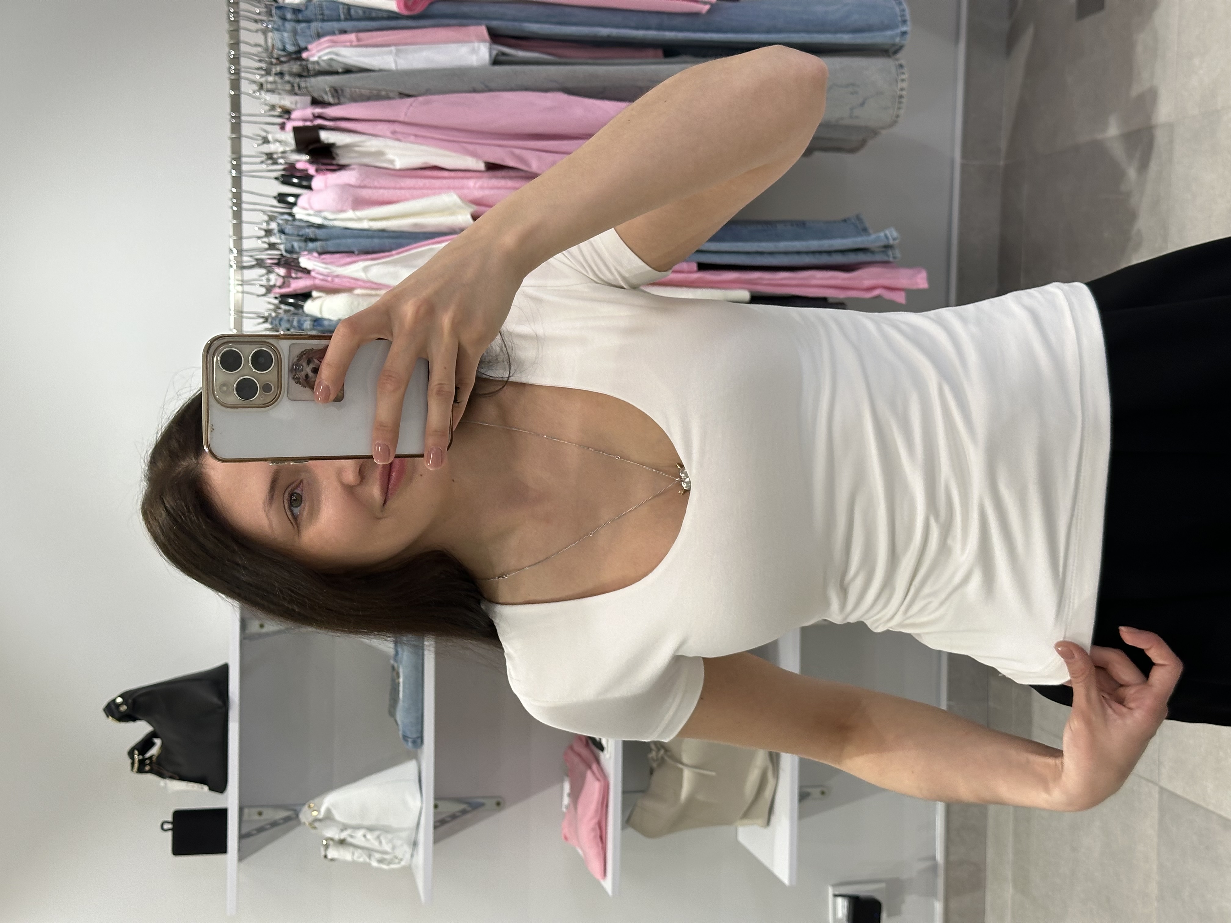 Футболка силуетна V-виріз 5191 білий, L