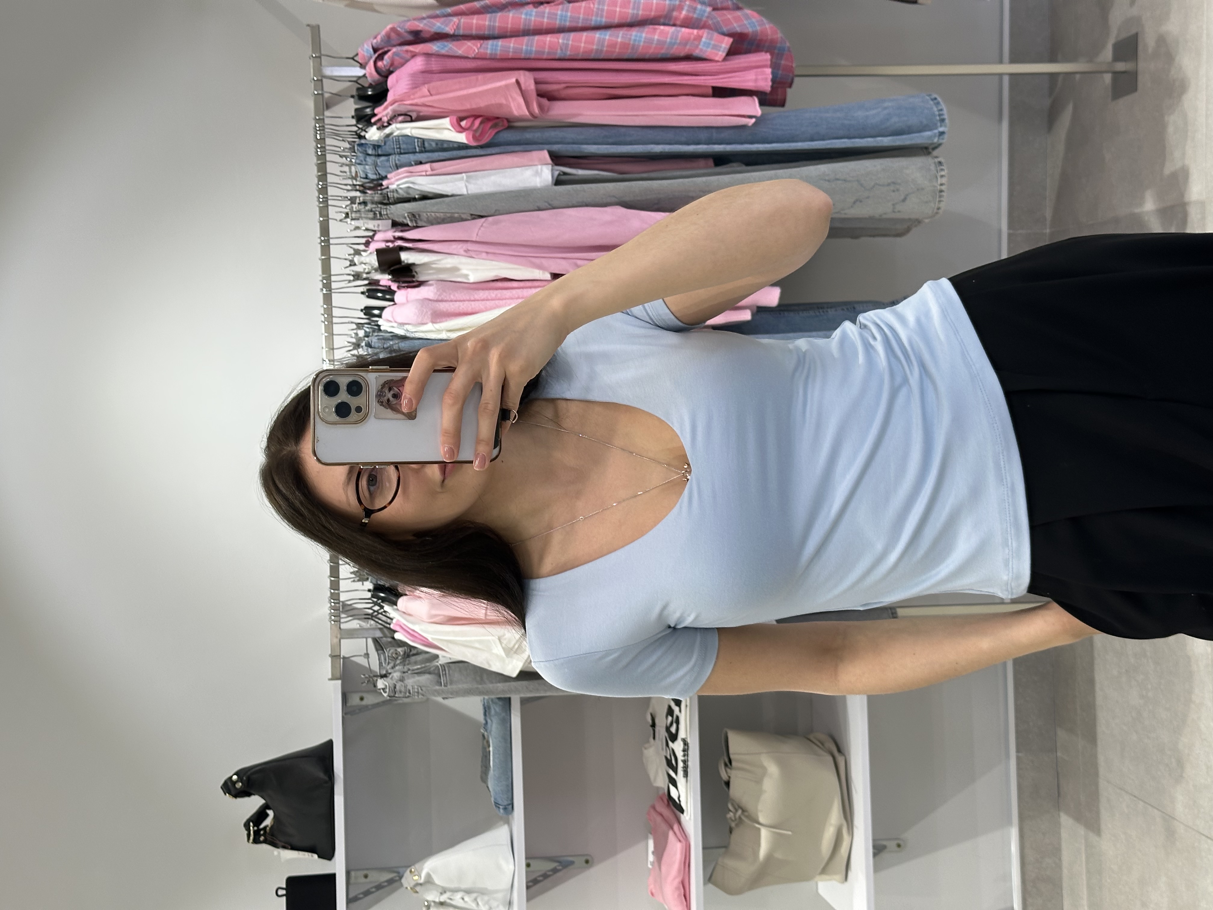 Футболка силуетна V-виріз 5191 блакитний