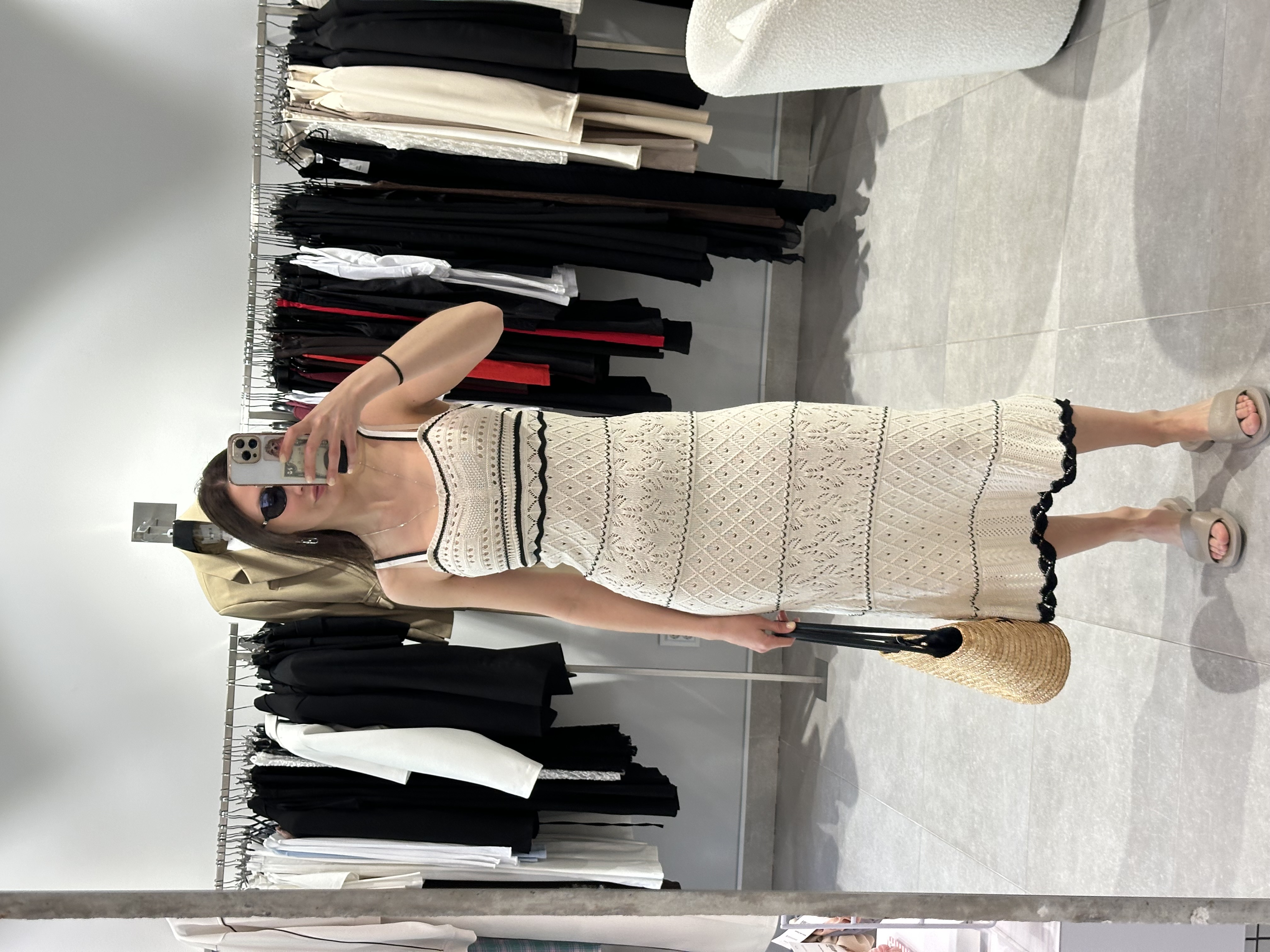 Сукня легка вязка 10049 молочна в чорну смужку