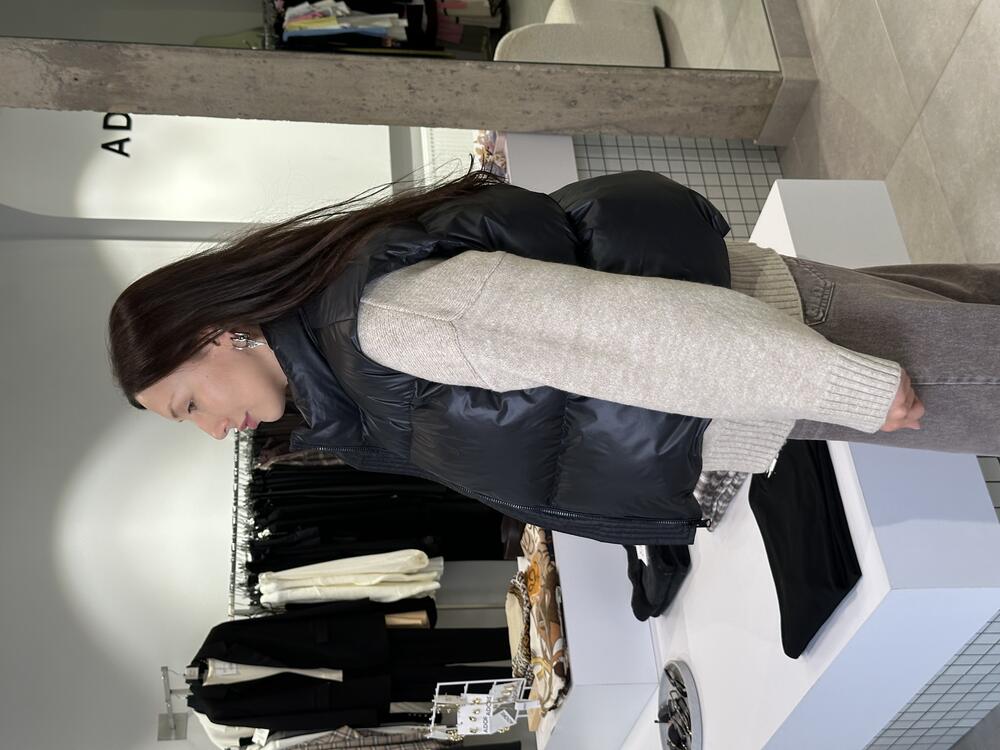 Жилет-пуфер вкорочений чорний, S