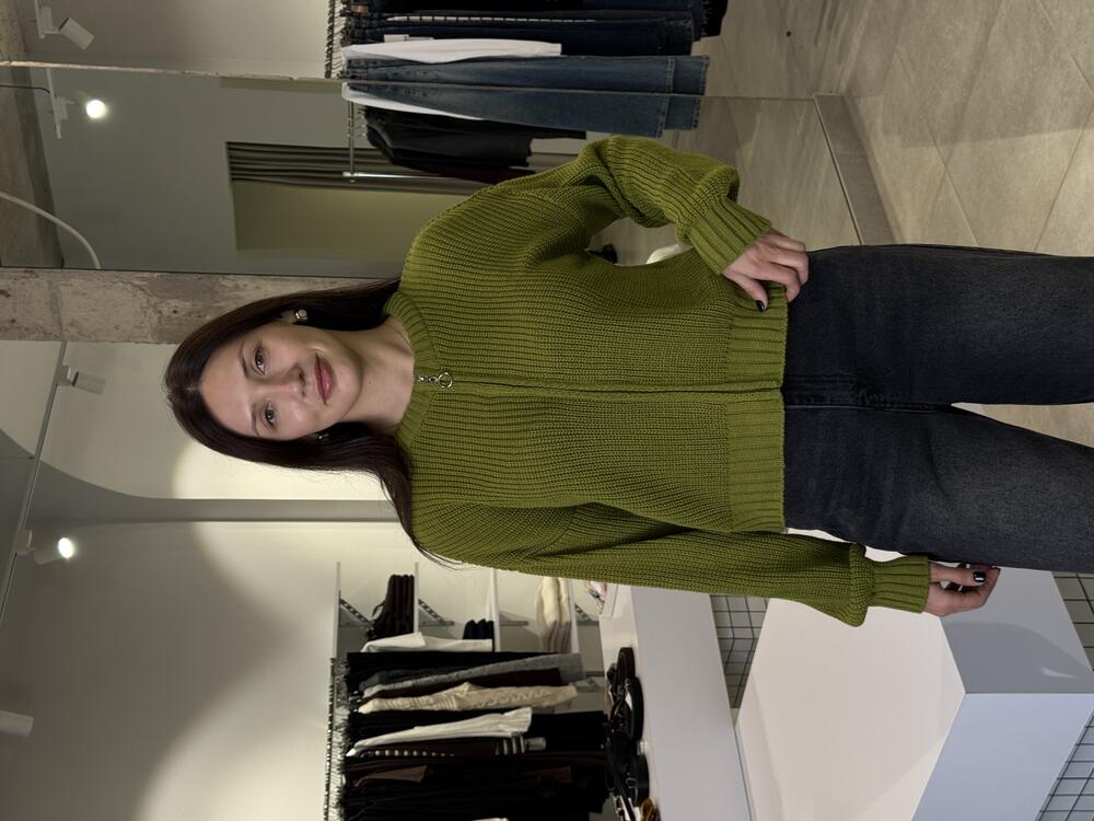 Кардиган з блискавкою крупної в'язки 