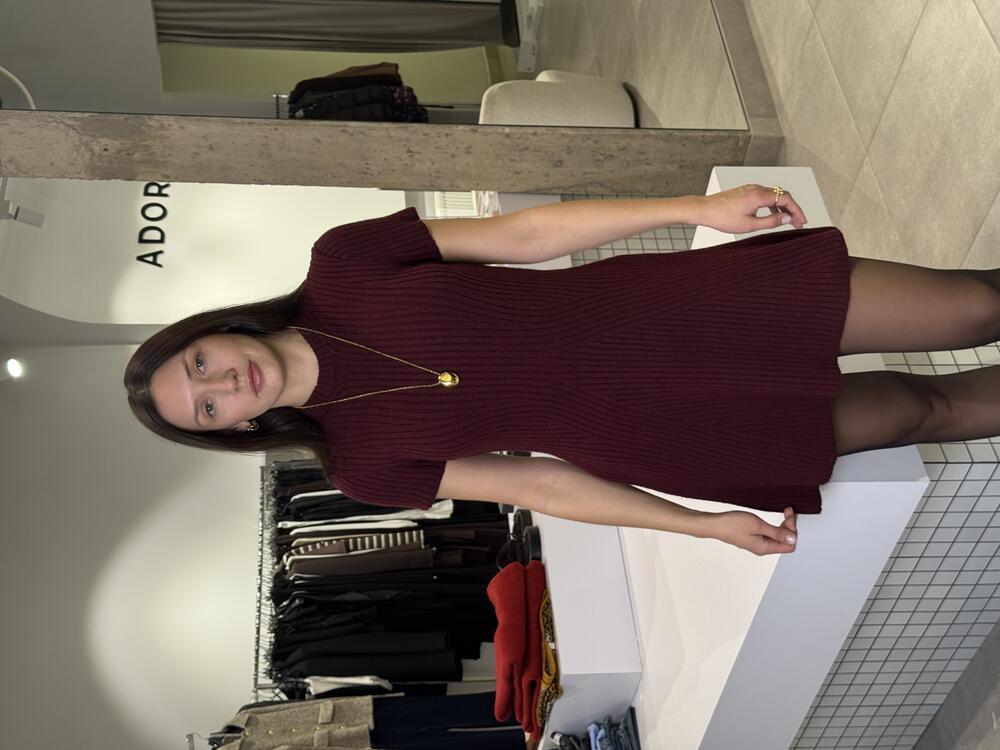 Сукня тепла з акцентом на талії короткий рукав бордо